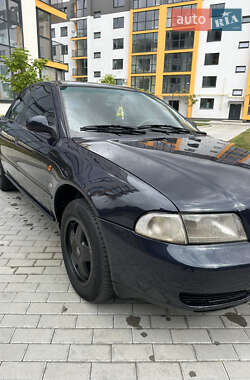 Седан Audi A4 1995 в 