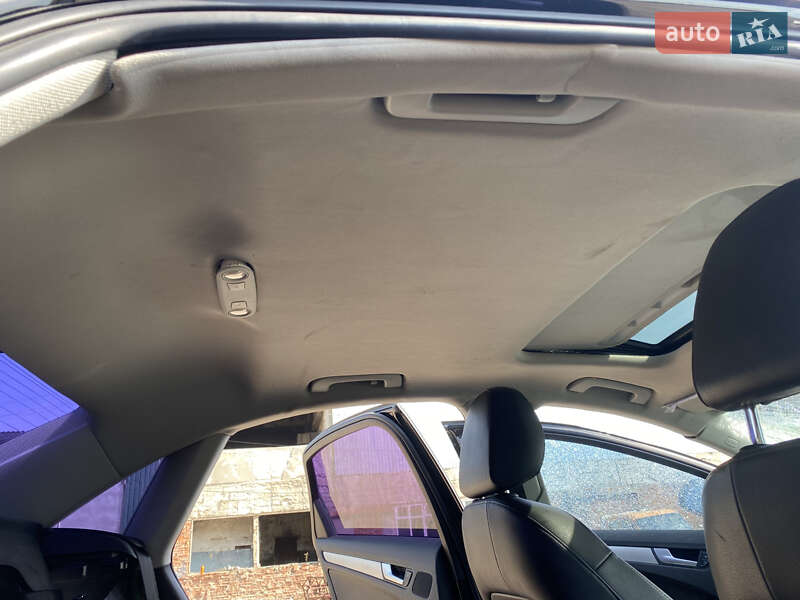 Седан Audi A4 2014 в Гадяче