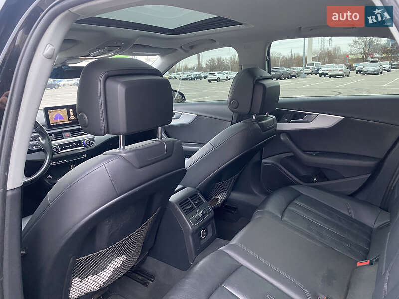 Седан Audi A4 2016 в Киеве