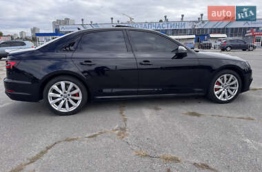Седан Audi A4 2018 в 