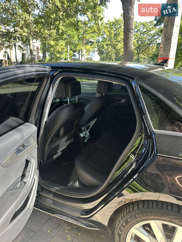 Седан Audi A4 2018 в Киеве