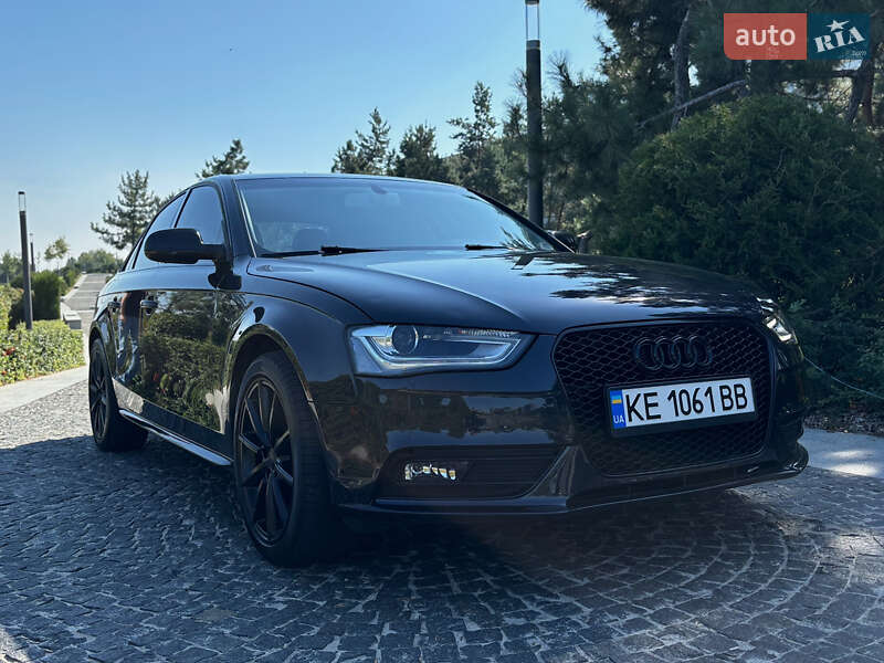 Седан Audi A4 2015 в Дніпрі
