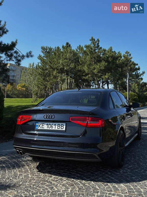 Седан Audi A4 2015 в Дніпрі