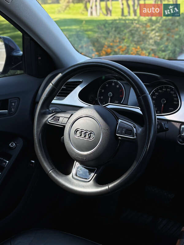 Седан Audi A4 2015 в Дніпрі