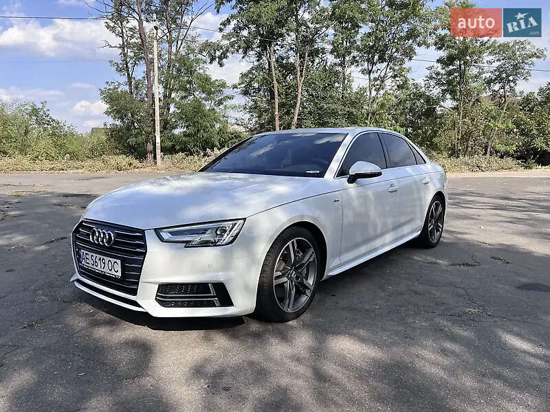 Седан Audi A4 2015 в Кривому Розі