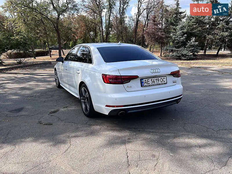 Седан Audi A4 2015 в Кривому Розі
