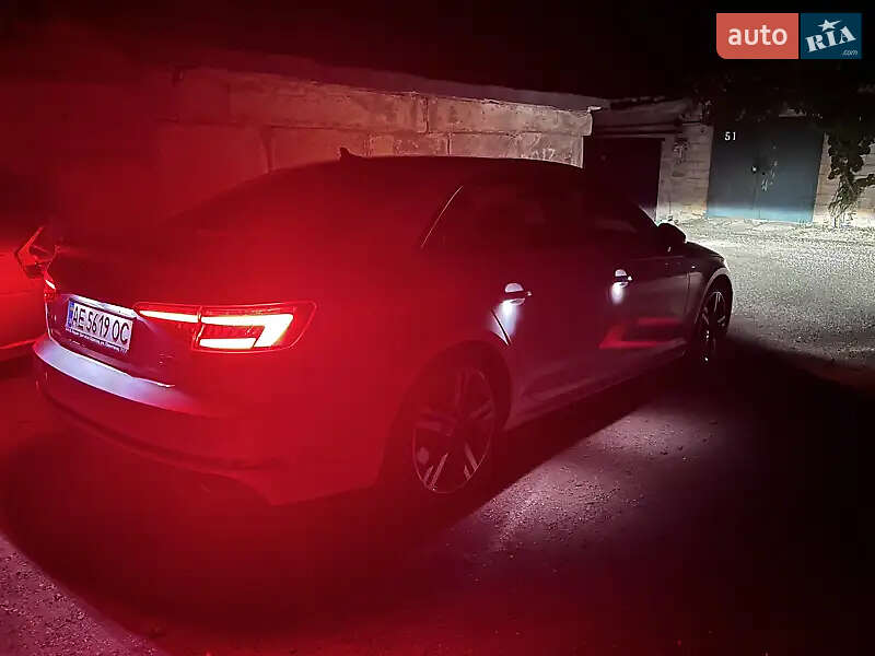 Седан Audi A4 2015 в Кривому Розі