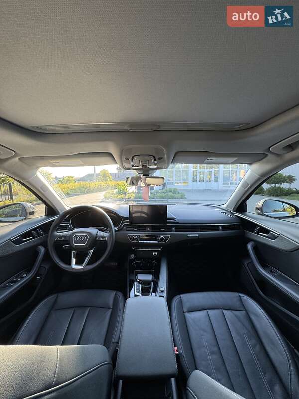 Седан Audi A4 2022 в Бердичеве