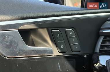 Седан Audi A4 2017 в 