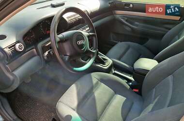 Седан Audi A4 1998 в 