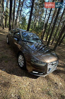 Седан Audi A4 2012 в 