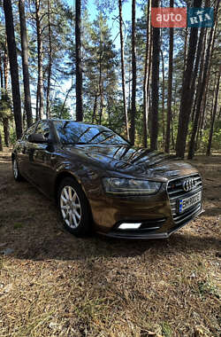 Седан Audi A4 2012 в 