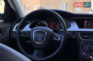 Седан Audi A4 2012 в 
