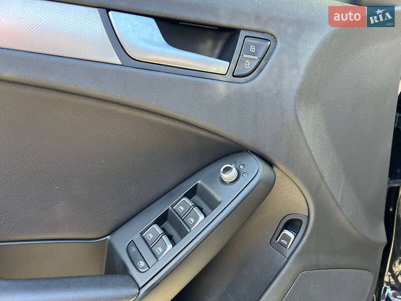 Седан Audi A4 2015 в Львове
