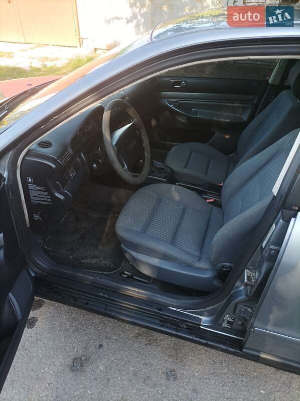 Седан Audi A4 1996 в Харькове