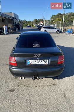 Седан Audi A4 1996 в Львове