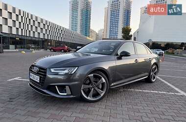 Седан Audi A4 2018 в 