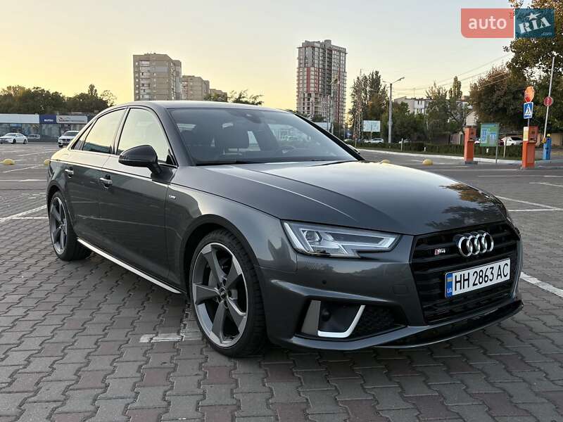 Седан Audi A4 2018 в Одессе