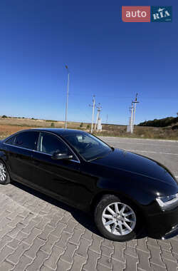 Седан Audi A4 2012 в 