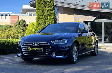Седан Audi A4 2021 в 