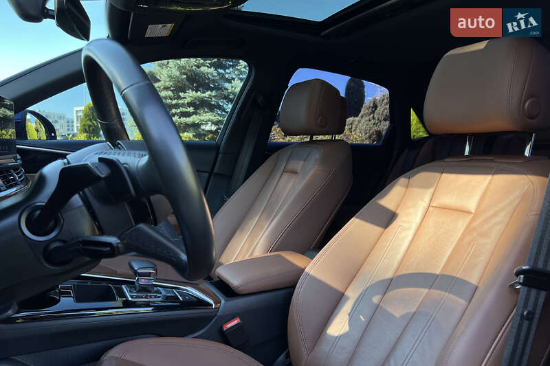 Седан Audi A4 2021 в Львове