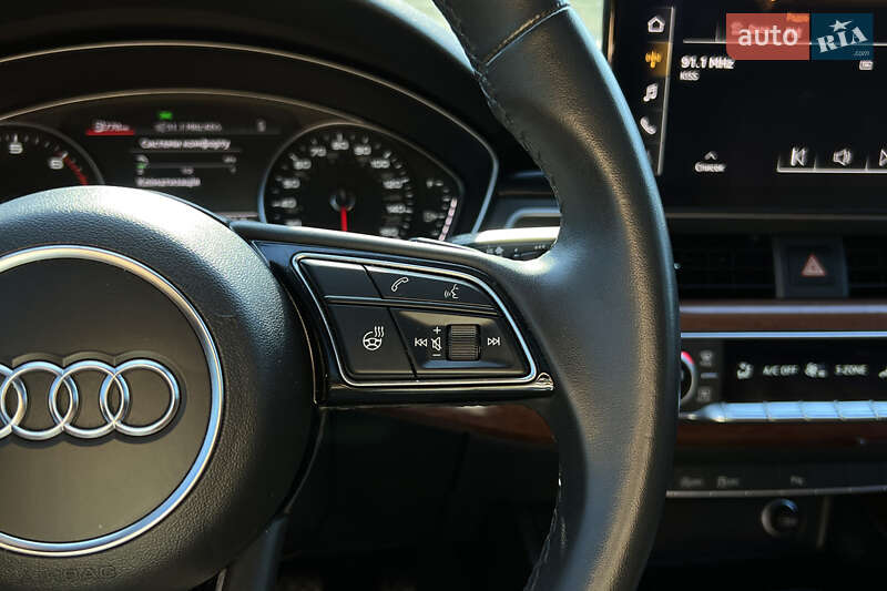 Седан Audi A4 2021 в Львове