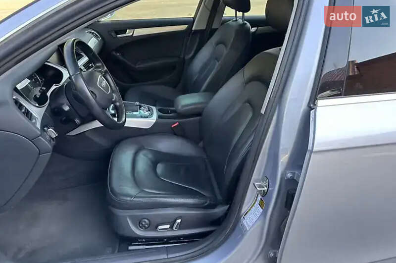 Седан Audi A4 2015 в Львові