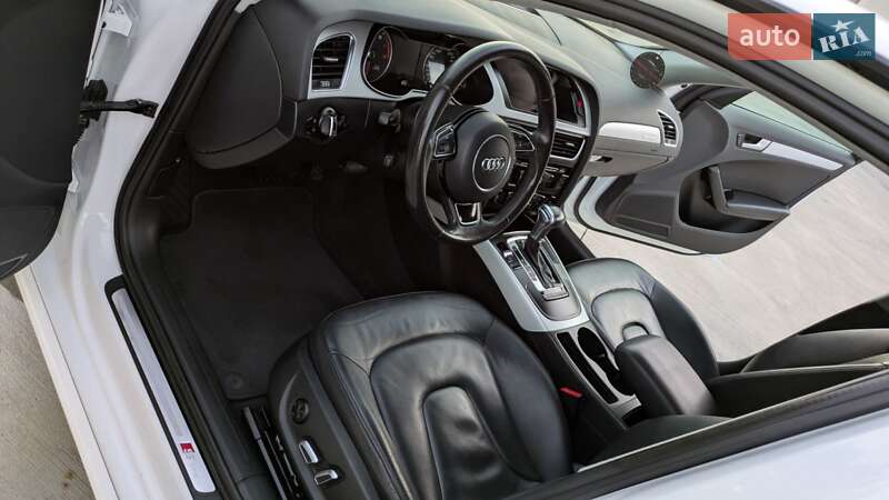 Седан Audi A4 2015 в Луцке
