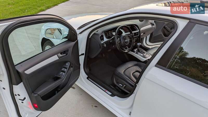 Седан Audi A4 2015 в Луцке