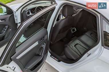 Седан Audi A4 2015 в 
