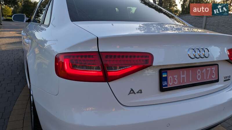 Седан Audi A4 2015 в Луцке