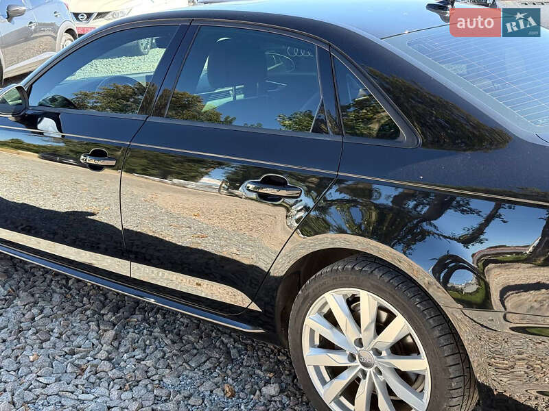 Седан Audi A4 2017 в Стрию