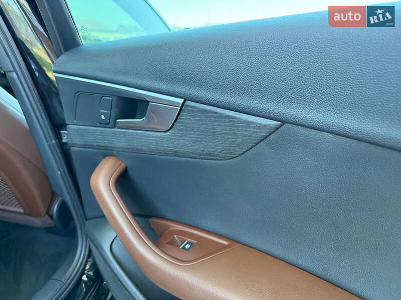Седан Audi A4 2017 в Стрию