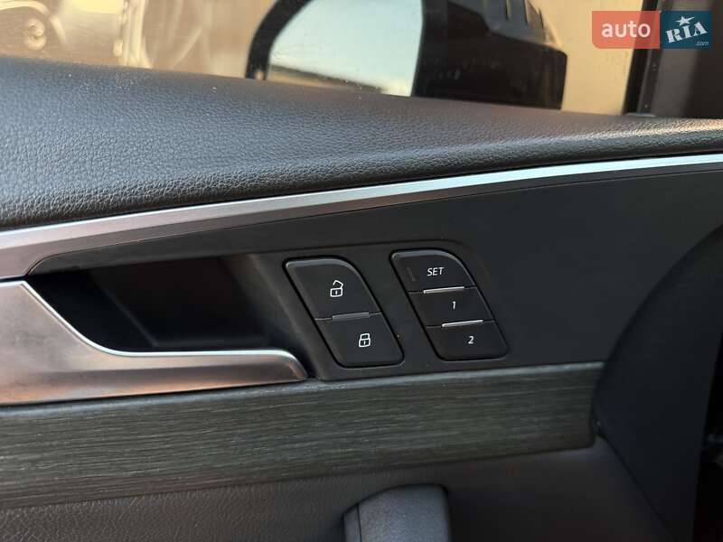 Седан Audi A4 2017 в Львове