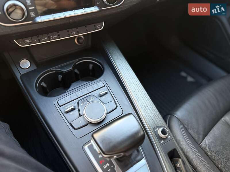 Седан Audi A4 2017 в Львове