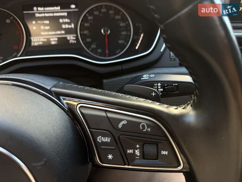 Седан Audi A4 2017 в Львове