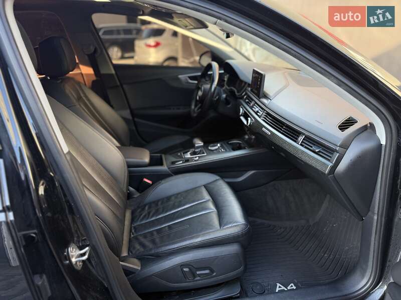 Седан Audi A4 2017 в Львове
