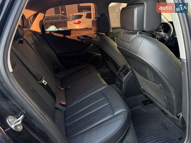 Седан Audi A4 2017 в Львове