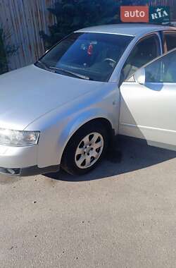 Седан Audi A4 2001 в 