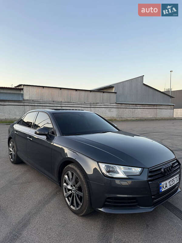 Седан Audi A4 2017 в Киеве