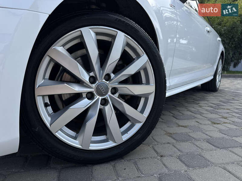 Седан Audi A4 2018 в Ивано-Франковске