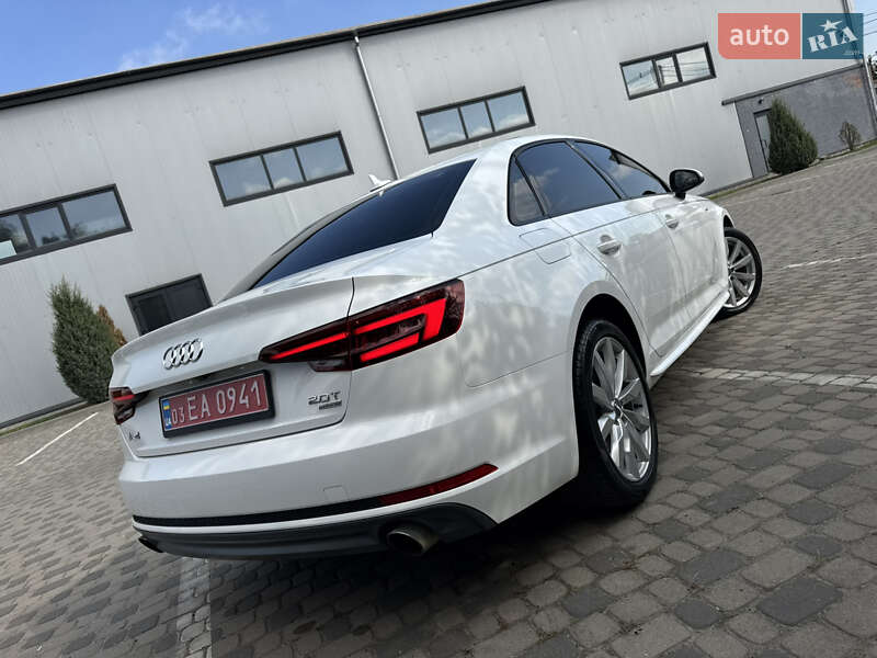 Седан Audi A4 2018 в Ивано-Франковске