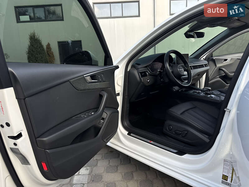 Седан Audi A4 2018 в Ивано-Франковске