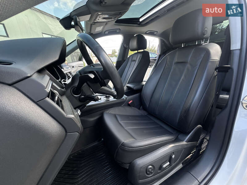 Седан Audi A4 2018 в Ивано-Франковске