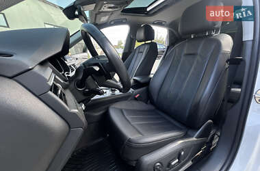 Седан Audi A4 2018 в 
