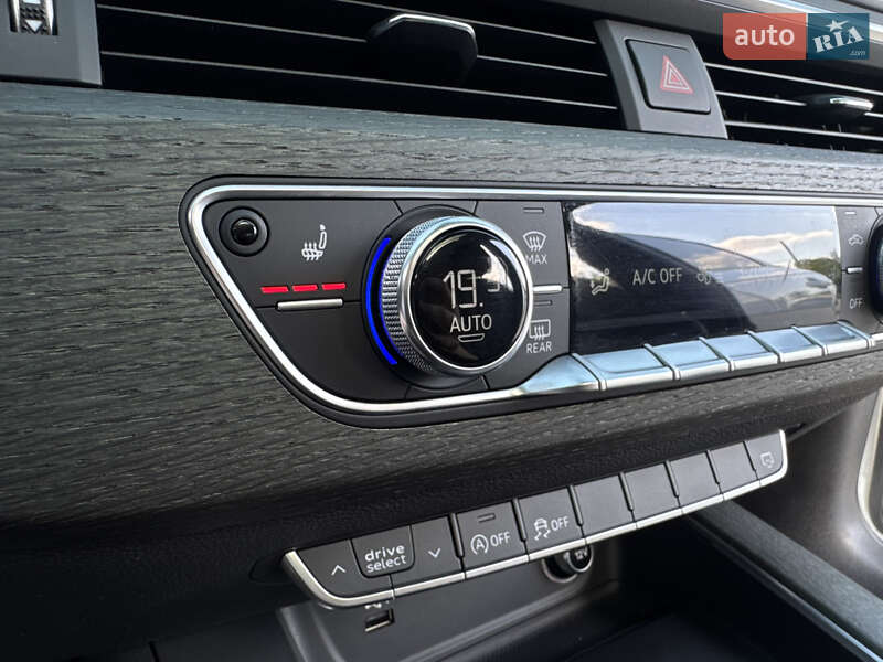 Седан Audi A4 2018 в Ивано-Франковске