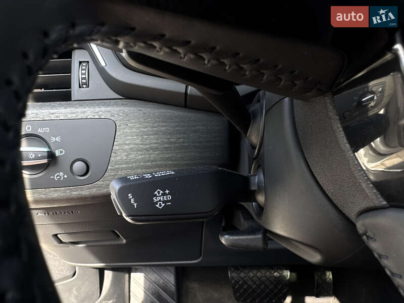 Седан Audi A4 2018 в Ивано-Франковске