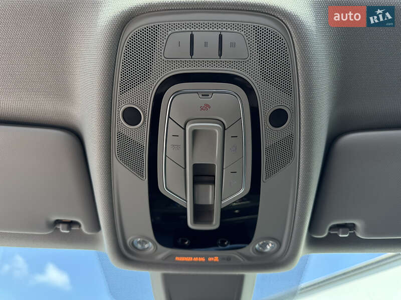 Седан Audi A4 2018 в Ивано-Франковске