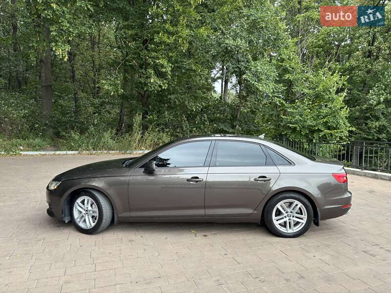 Седан Audi A4 2016 в Тернополе