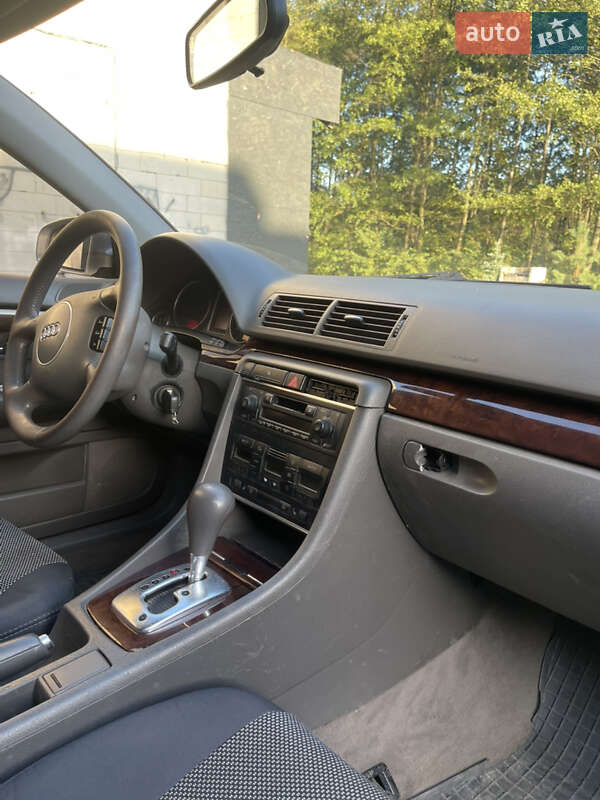 Седан Audi A4 2001 в Полтаве